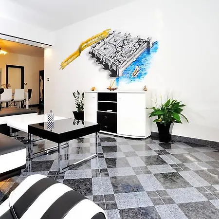 Penthouse Apartment Maric Apartment