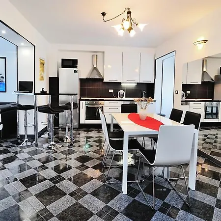 Penthouse Apartment Maric Split