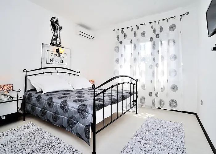 아파트 Penthouse Maric