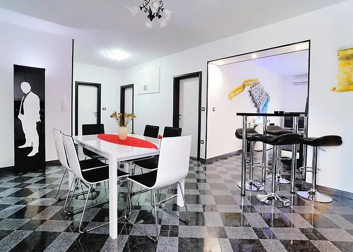 아파트 Penthouse Maric